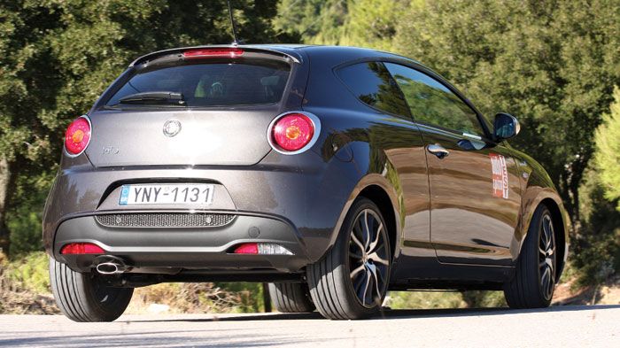 Σαφείς σπορτίφ προσανατολισμούς συνεχίζει να έχει η Alfa Romeo MiTo, η ανανεωμένη έκδοση της οποίας εμφανίζει μια ιδιαίτερα στιβαρή και ποιοτική εικόν